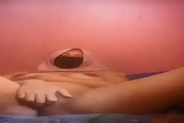 Ukhti Hijab Pink Main Jari Basah Di Kamar